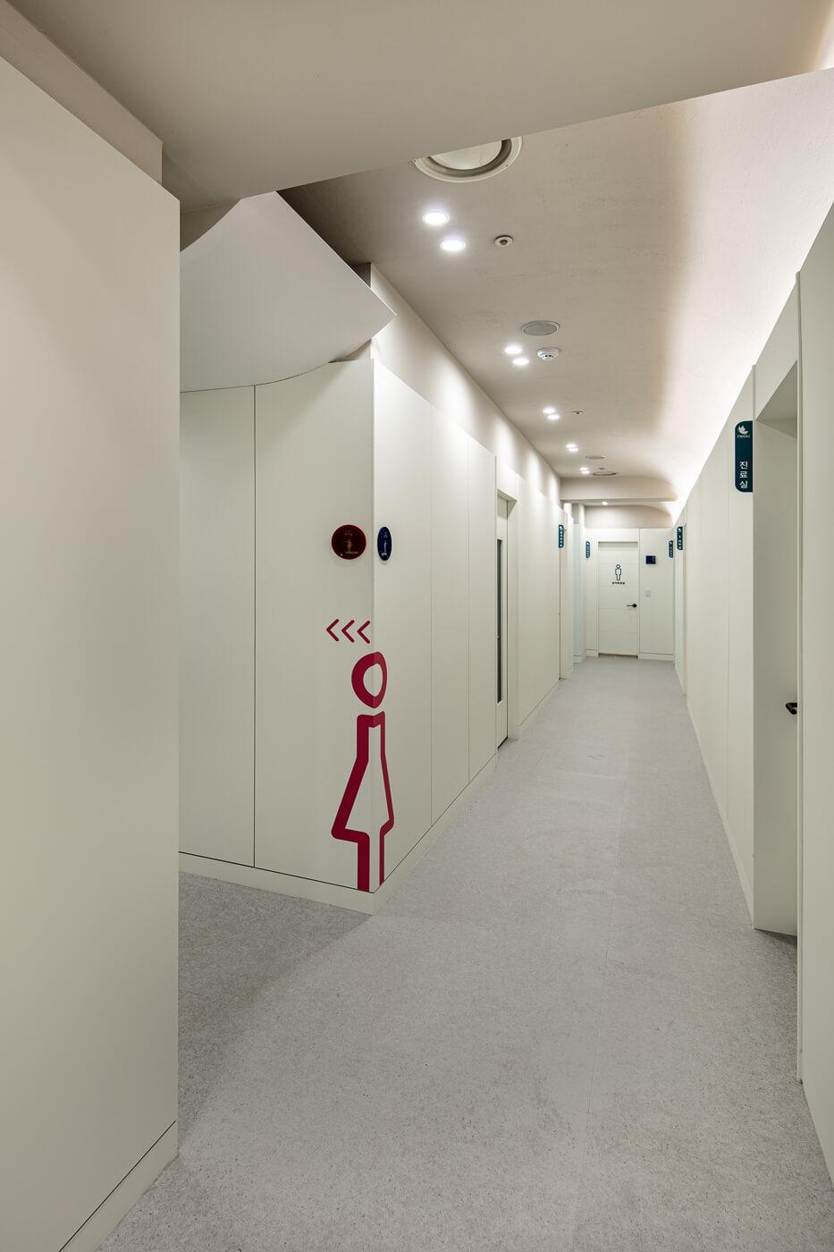 강남역 성형외과 눈높이성형외과