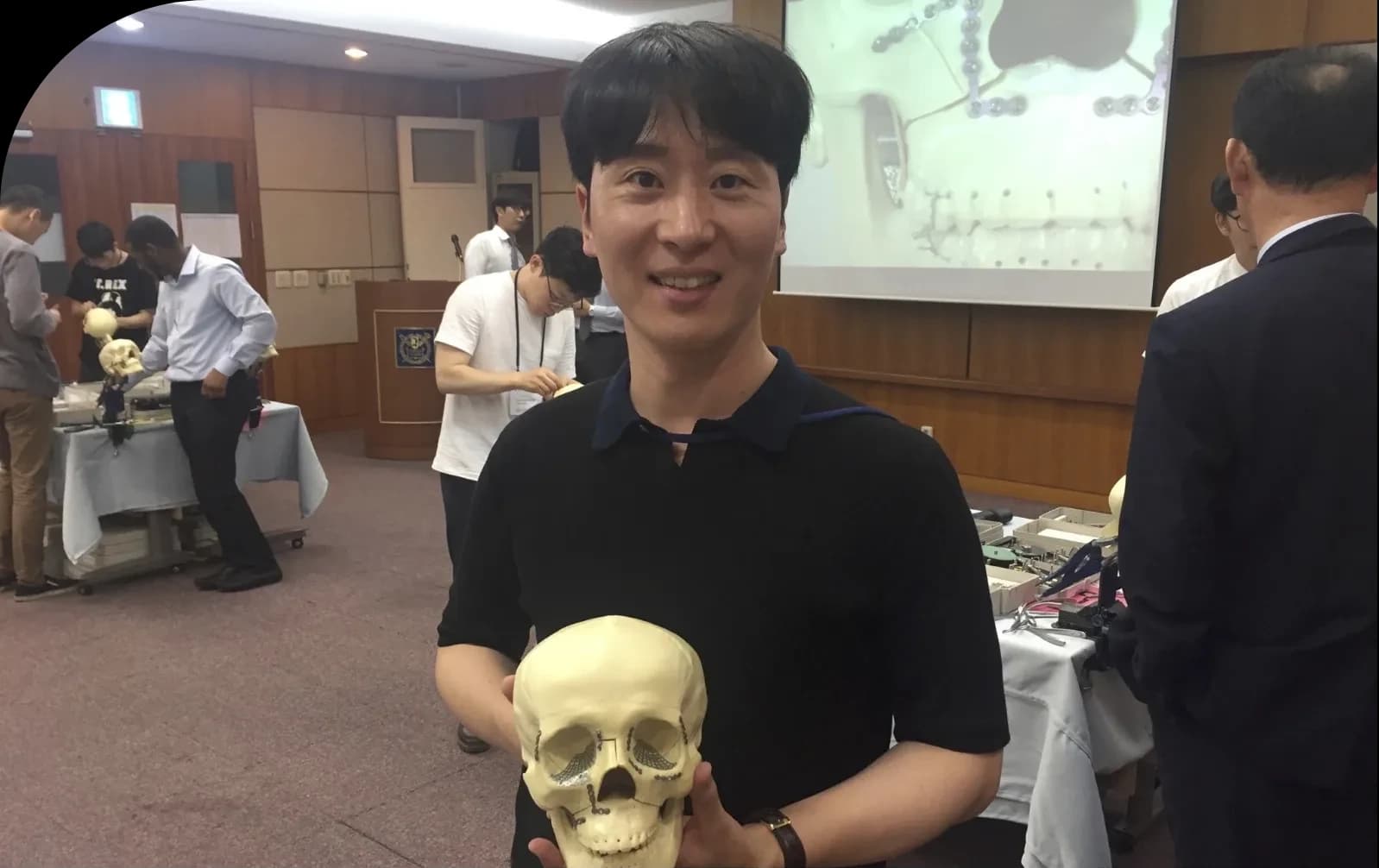 강남 동안성형 전문 진료중인 의사 박성혁