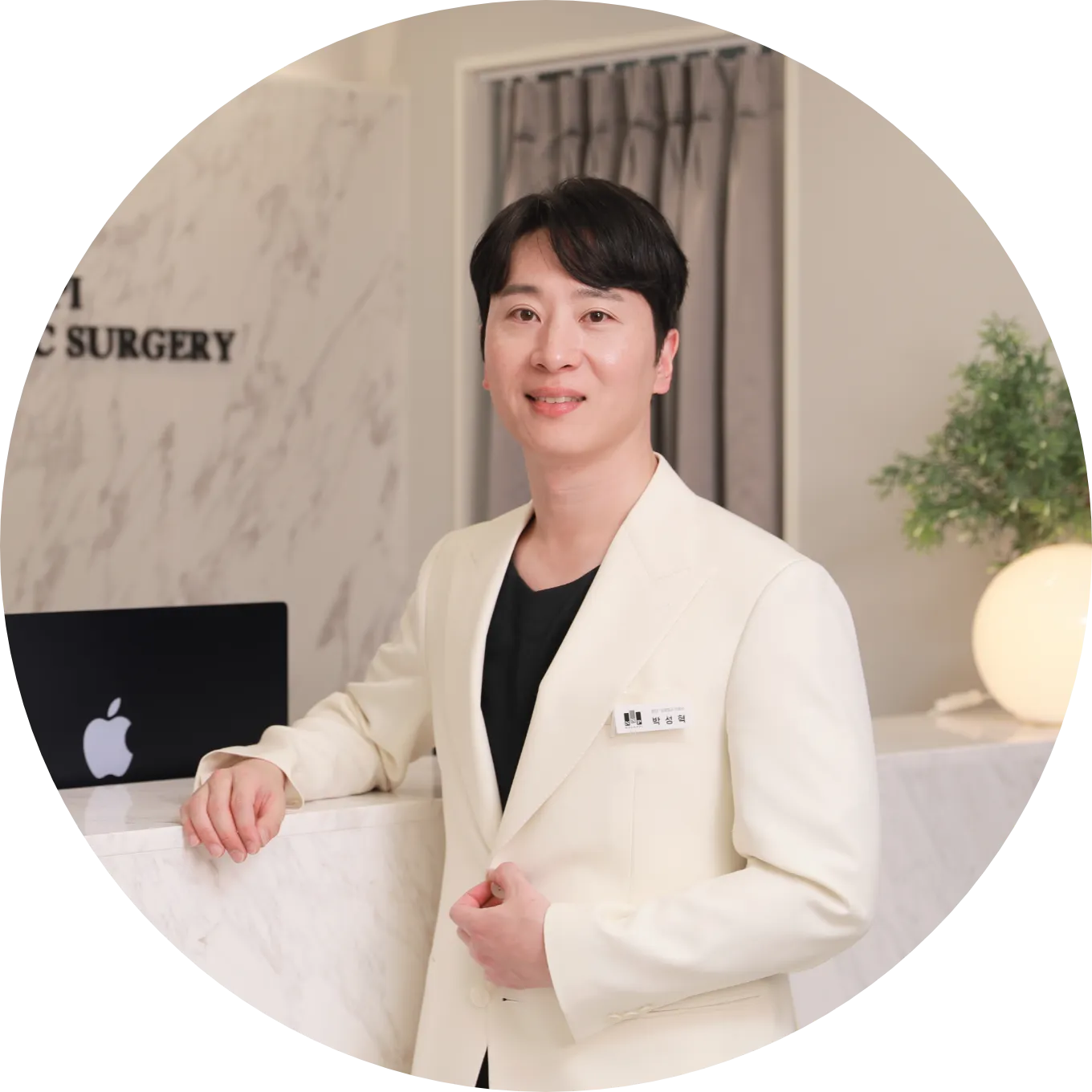 강남 목거상술 - 이중턱 지방흡입 후 불만족 시 근육묶기와 침샘축소로 효과적인 턱선 개선