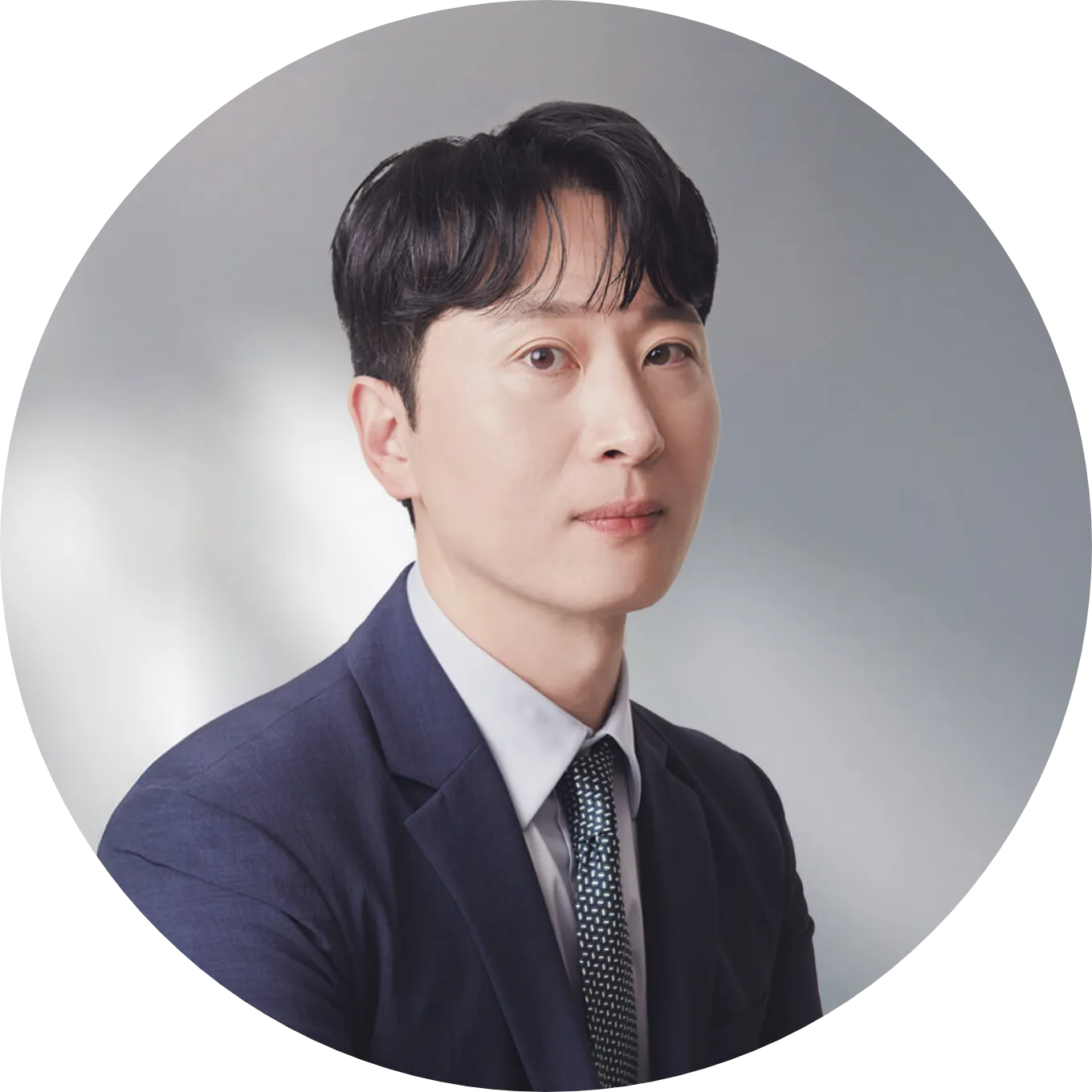 눈성형 경험이 풍부한 눈높이성형외과 박성혁 원장